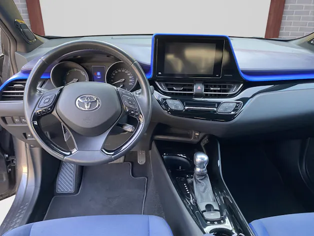 Toyota C-HR 1.8 VVTi HSD Style / frisch ab MFK / 8-fach bereift