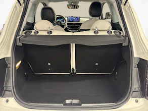 https://vehicle.imgix.net/4265052/236a3b9d-f16b-4135-8ab2-65342e6545a6.jpg