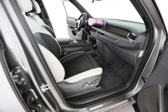 https://vehicle.imgix.net/4265443/88d3bd77-1711-4d8b-b0d7-ff3e2e8a077d.jpg