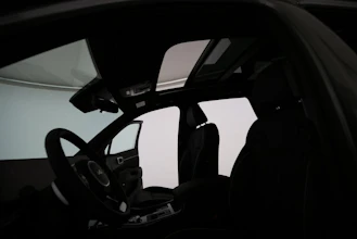 https://vehicle.imgix.net/4265452/5870238c-317f-4b56-b52a-2eeefd842e12.jpg