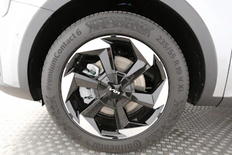 https://vehicle.imgix.net/4265453/e8c66cdd-351f-42ea-aa52-383ca187341f.jpg