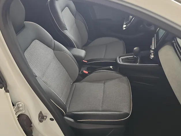 Renault Clio 1.6 E-Tech techno