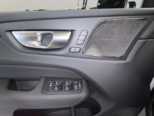 Volvo XC60 2.0 T8 TE Ultra Dark eAWD