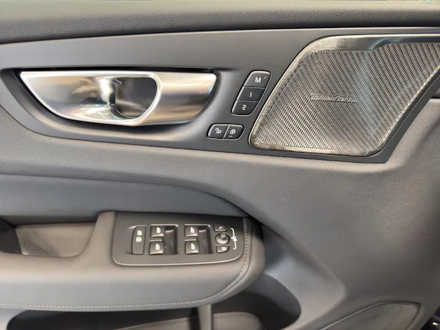 Volvo XC60 2.0 T8 TE Ultra Dark eAWD