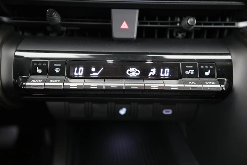 immagine del veicolo TOYOTA C-HR