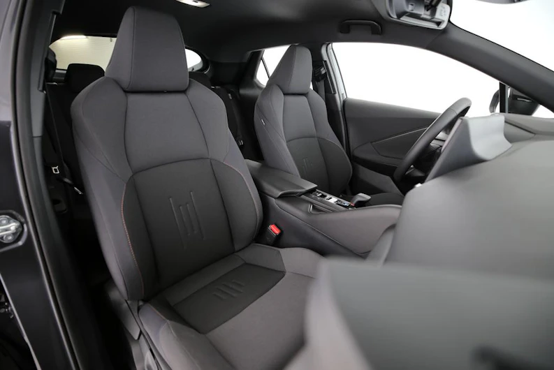 immagine del veicolo TOYOTA C-HR