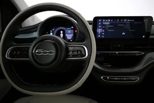 immagine del veicolo FIAT 500 La Prima
