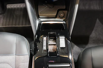 https://vehicle.imgix.net/4265667/6b1e7fe9-fdb7-4459-b42a-e73379ea0a51.JPG