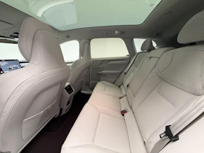 https://vehicle.imgix.net/4265808/588ff1ea-6b3a-45d7-99f9-3a4db447337b.jpg