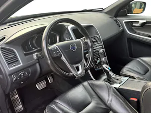 Volvo XC60 2.4 D5 Mom. R-Design AWD S/S