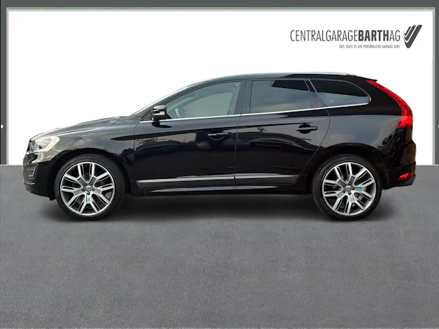 Volvo XC60 2.4 D5 Mom. R-Design AWD S/S