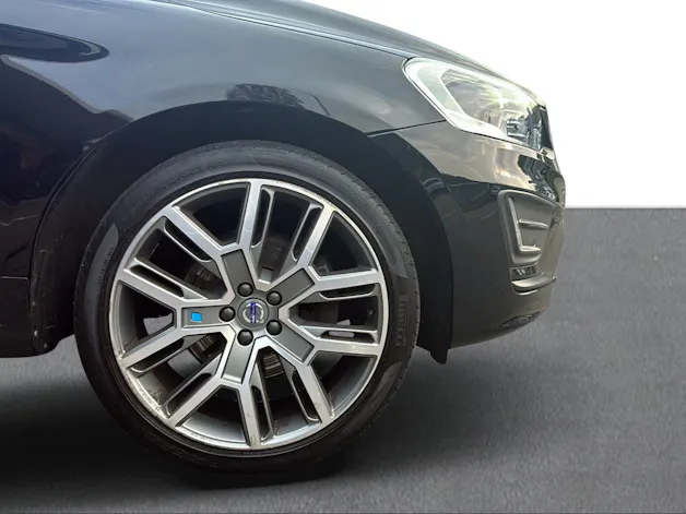 Volvo XC60 2.4 D5 Mom. R-Design AWD S/S