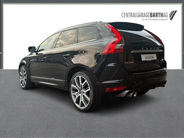 Volvo XC60 2.4 D5 Mom. R-Design AWD S/S