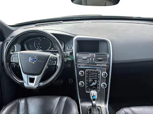 Volvo XC60 2.4 D5 Mom. R-Design AWD S/S