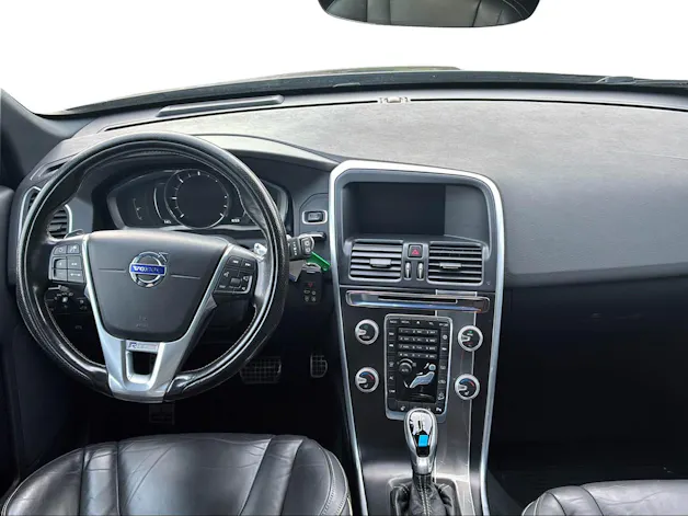 Volvo XC60 2.4 D5 Mom. R-Design AWD S/S