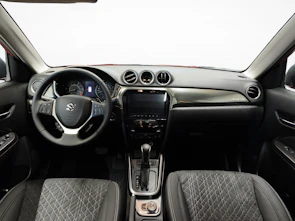 Fahrzeugbild SUZUKI Vitara 1.4 T Compact Top Hybrid 4x4 - Ruote invernali incluse