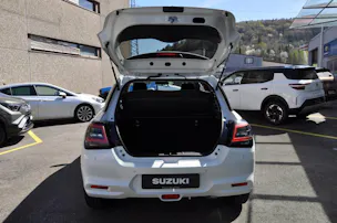 Suzuki Swift 1.2 Sakura Top Hybrid 4x4
