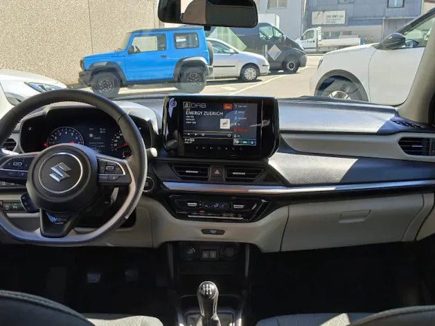 Suzuki Swift 1.2 Sakura Top Hybrid 4x4