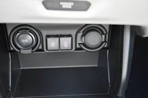 Suzuki Swift 1.2 Sakura Top Hybrid 4x4