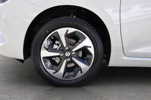 Suzuki Swift 1.2 Sakura Top Hybrid 4x4