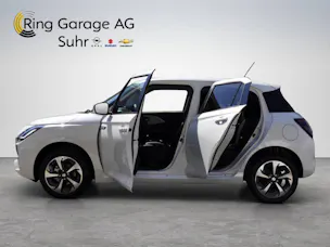 Suzuki Swift 1.2 Sakura Top Hybrid 4x4