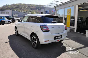 Suzuki Swift 1.2 Sakura Top Hybrid 4x4
