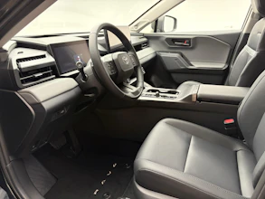 https://vehicle.imgix.net/4266146/799d46b8-5559-4540-8e93-1705231a2249.jpg