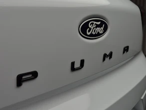 https://vehicle.imgix.net/4266305/c8260f1a-b8f3-4d72-8f68-b96c065ce670.jpg