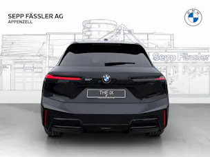 BMW iX xDrive60