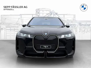 BMW iX xDrive60
