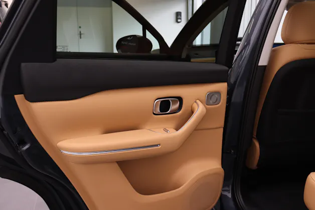 Leapmotor C10 EV AWD inkl Anhängerkupplung