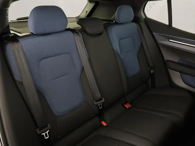 Volvo EX30 CC E60 Twin Performance AWD
