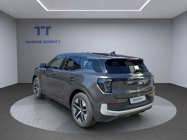 Ford Explorer Extended Range Select