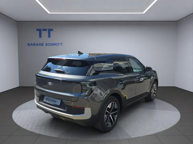 Ford Explorer Extended Range Select