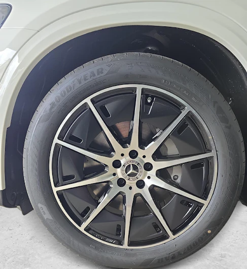 image du véhicule MERCEDES-BENZ GLC 400