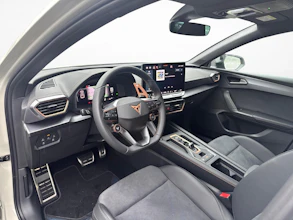 https://vehicle.imgix.net/4267385/b5bac6b0-1c5e-4b1f-a156-8e00994d76d3.jpg