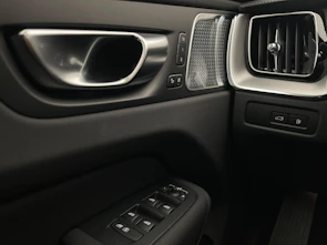 Fahrzeugbild VOLVO XC60 2.0 T6 TE Black Edition eAWD