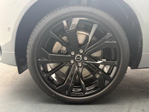 https://vehicle.imgix.net/4267474/8961c3d1-925e-47bc-9eeb-721247730e4d.jpg