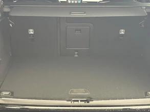 https://vehicle.imgix.net/4267494/749b6808-054e-4e18-a3ef-388bacf0ffc0.jpeg
