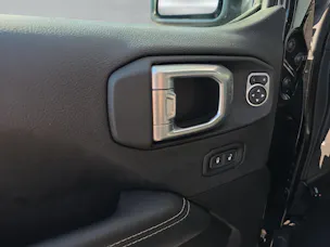 Jeep Wrangler Sahara 2.0 Turbo (CH)