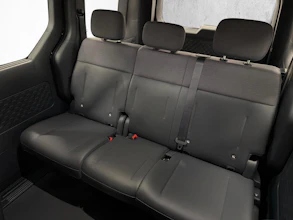 https://vehicle.imgix.net/4267533/9d0aff4a-11a3-460d-91d8-32c055582f56.jpg