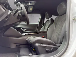 Peugeot 2008 1.2 Hybrid 145 GT