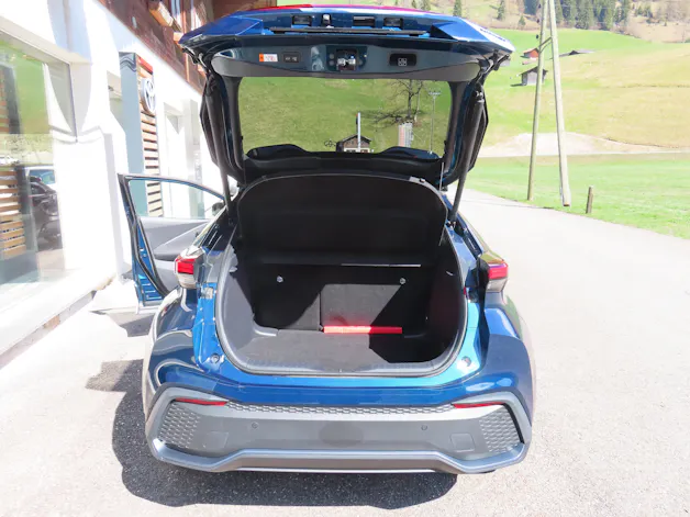Toyota C-HR 2.0 HEV Trend 4x4