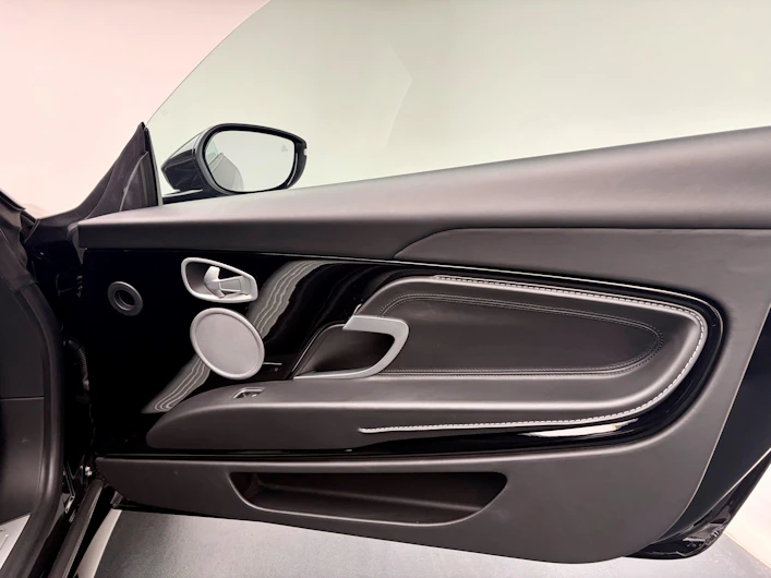 Fahrzeugbild ASTON MARTIN DB11