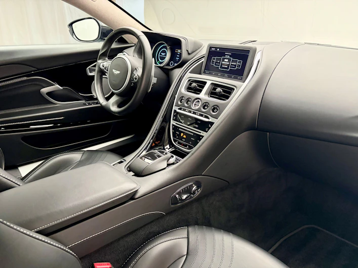 Fahrzeugbild ASTON MARTIN DB11