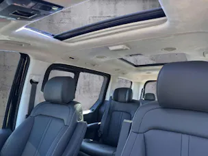 Hyundai Staria Premium 1.6 GDi HEV Vertex 7P
