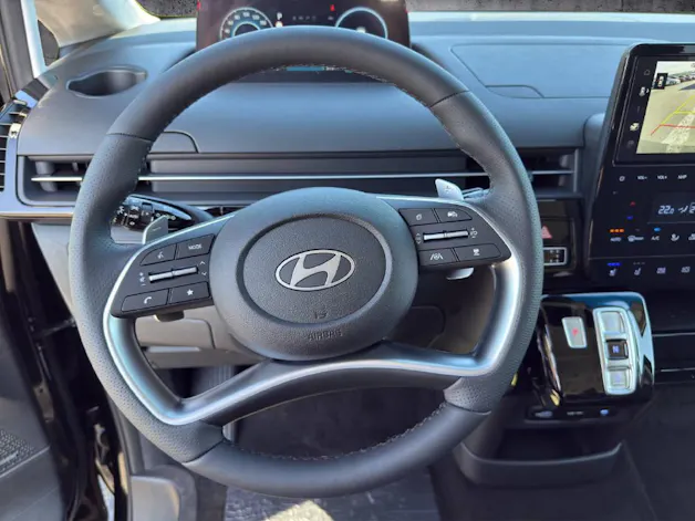 Hyundai Staria Premium 1.6 GDi HEV Vertex 7P