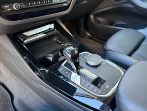 https://vehicle.imgix.net/4267897/7f443466-9142-4c08-bcc2-06d745616cb7.jpg