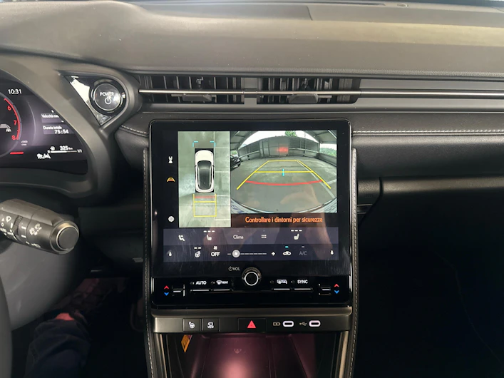 immagine del veicolo LEXUS LBX
