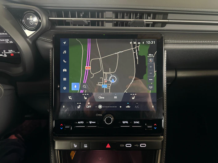 immagine del veicolo LEXUS LBX
